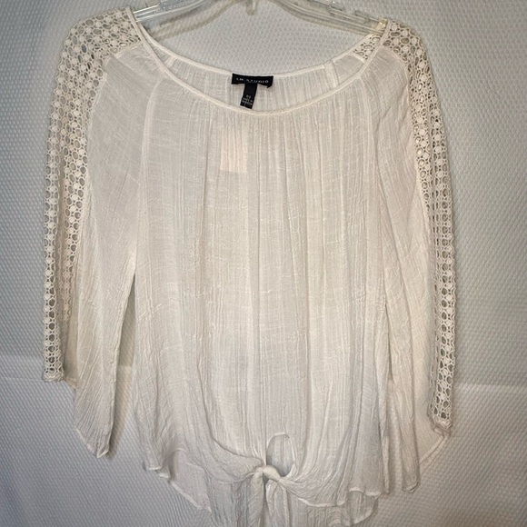 I.N. Studio Bundle Off White, Blue, and Red Crochet Sleeve Tops - Picture 6 of 7